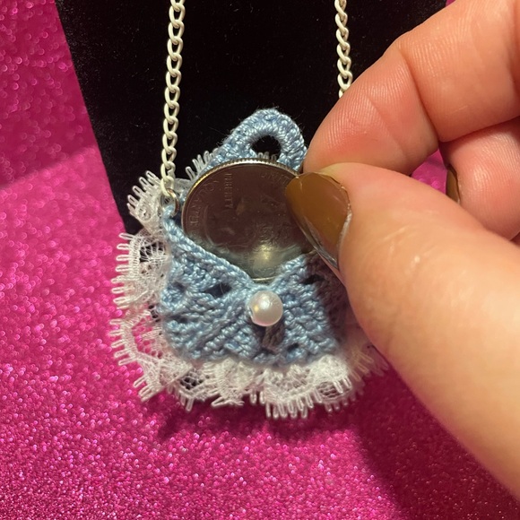 🌨️The Queen Frostine “Just in Case” Necklace🌨️ - Picture 3 of 9